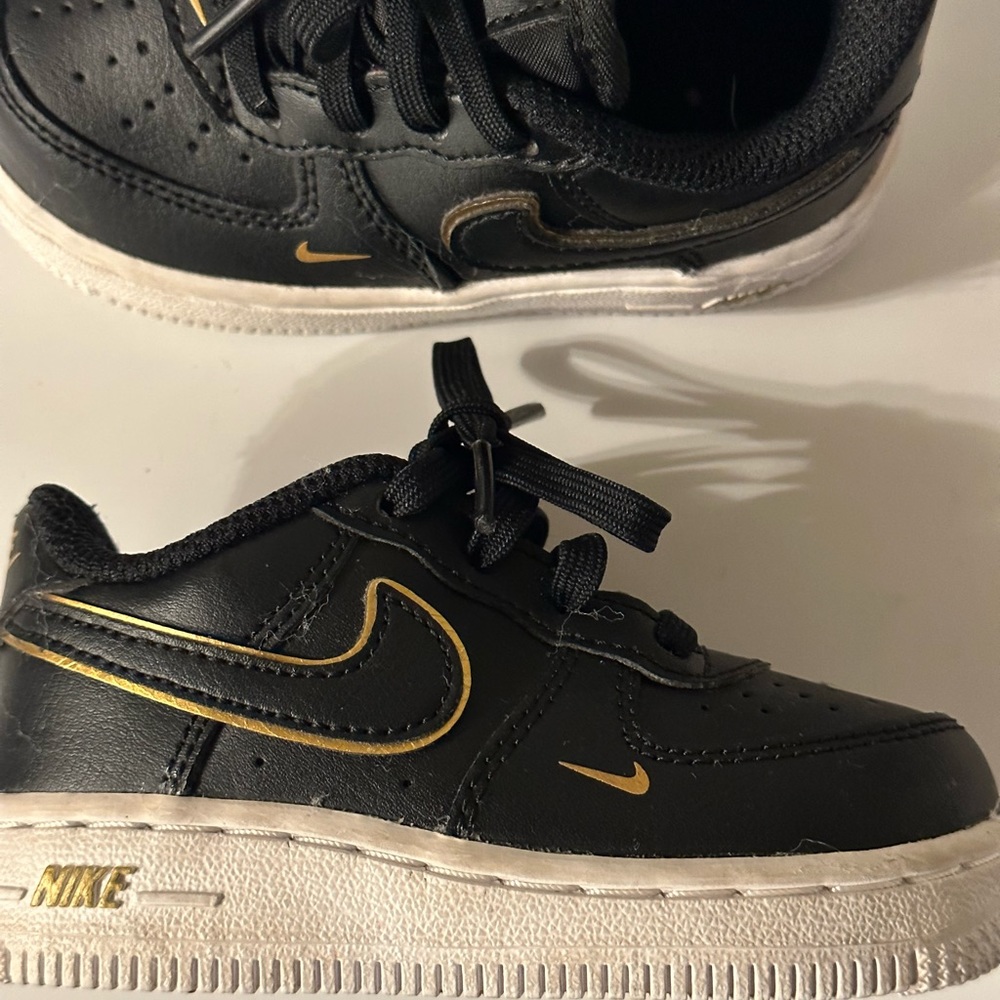 Nike Air Force 1 lv8, minor bite marks from my kitten as shown in pictures